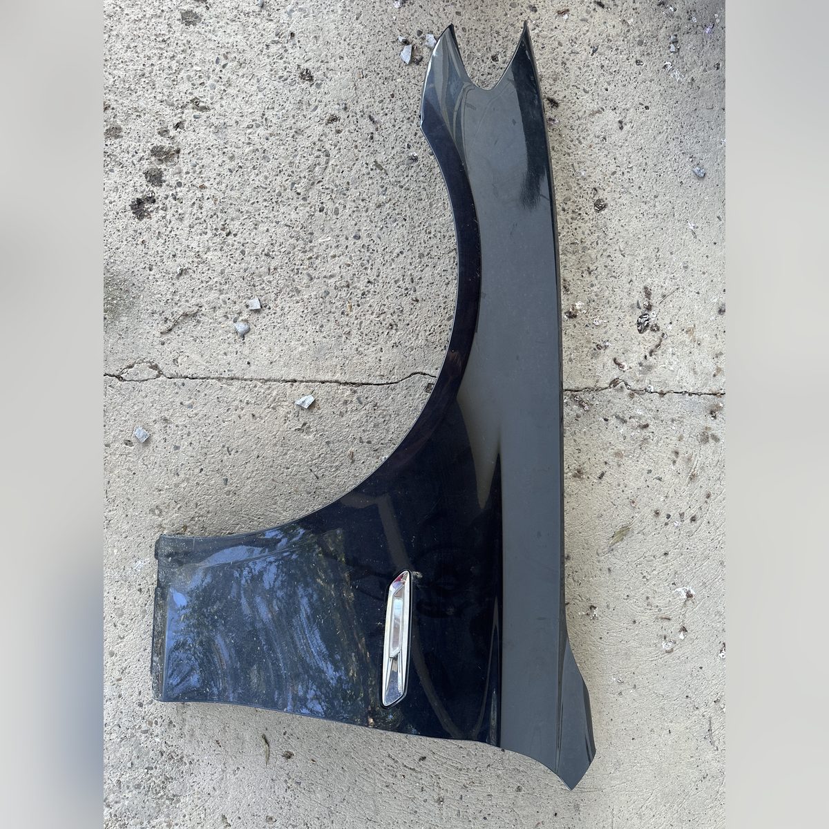 Aripa fata stanga BMW F10 F11 stanga, Sophisto Grey, cu grila laterala 535i xDrive 2013 – poza 1