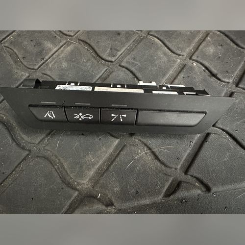 Bloc butoane asistenta sofer (Lane Departure, avertizare coliziune, Night Vision/HUD) BMW F10 9220055