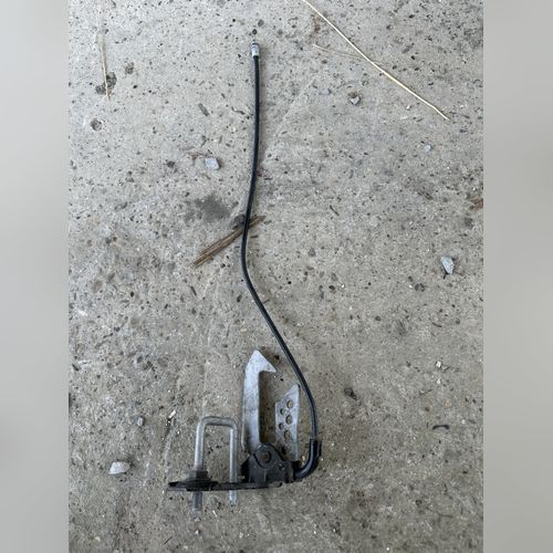 Broasca capota motor stanga si dreapta BMW F10 F11 F01 F02 7193764 7193763