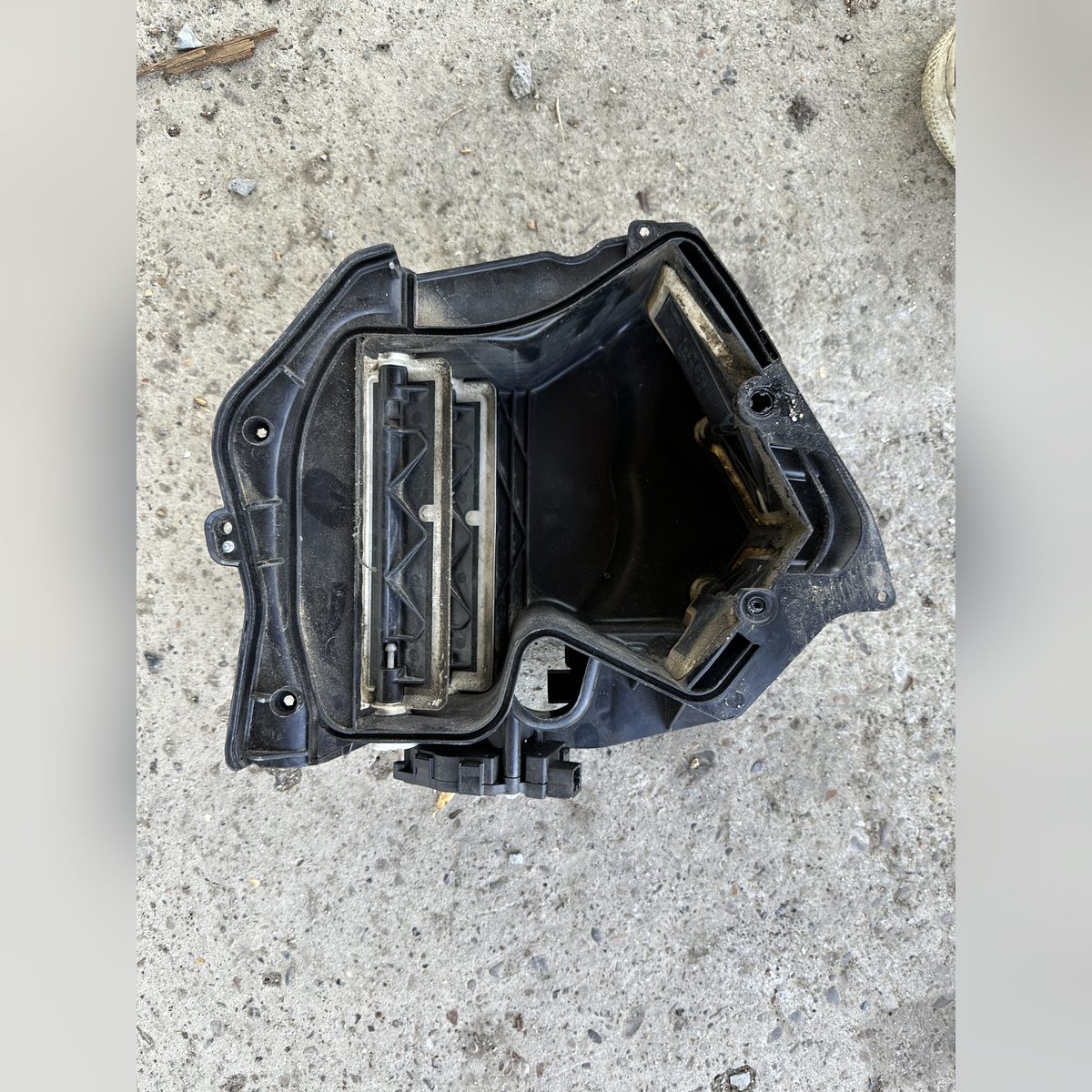 Carcasa ventilator habitaclu (ZB Klimagebläse LL) BMW F10 volan stanga 535i xDrive 2013 – poza 2