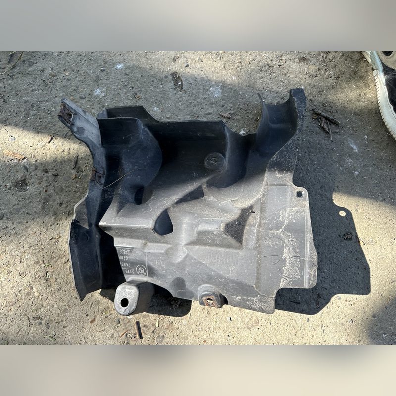 Carenaj ghidaj aer fata dreapta BMW F10 F11 51757228688 dreapta – poza 1
