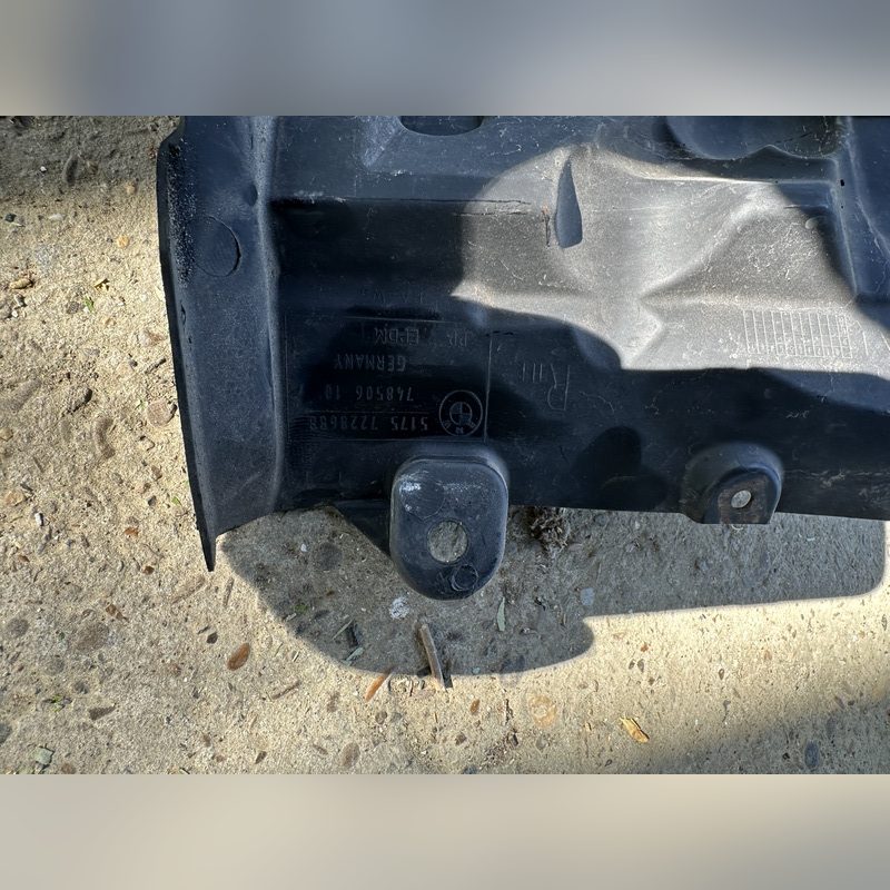 Carenaj ghidaj aer fata dreapta BMW F10 F11 51757228688 dreapta – poza 2