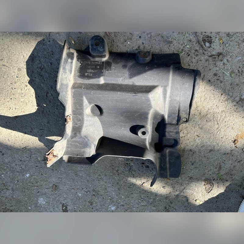 Carenaj ghidaj aer fata stanga BMW F10 F11 51757228687 stanga – poza 1
