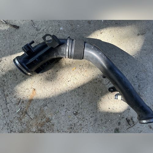 Furtun tubulatura turbo intercooler bmw f10 f11 f07 n55b30a cod OE 7583726