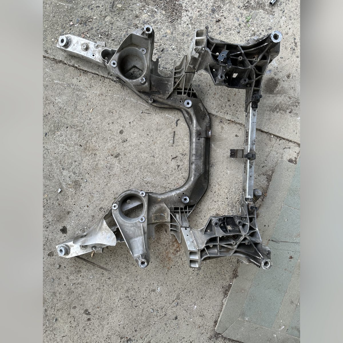 Jug motor (cadru ax fata) BMW F10 F11 N55 6793017 6799321 xDrive – poza 6