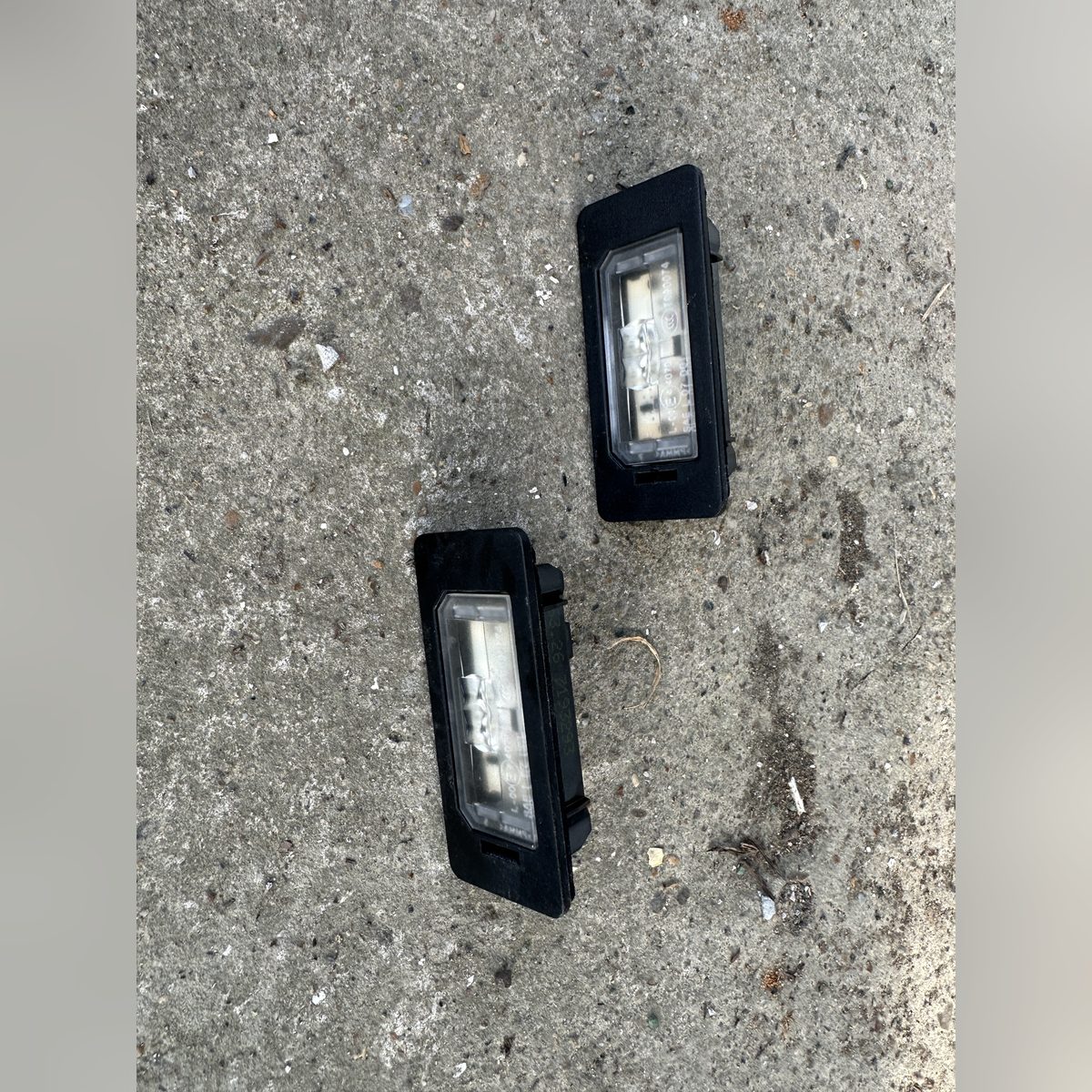 Lampi numar LED stanga si dreapta BMW F10 F11 F01 F06 F12 E70 E90 63267193293 stanga si dreapta – poza 1