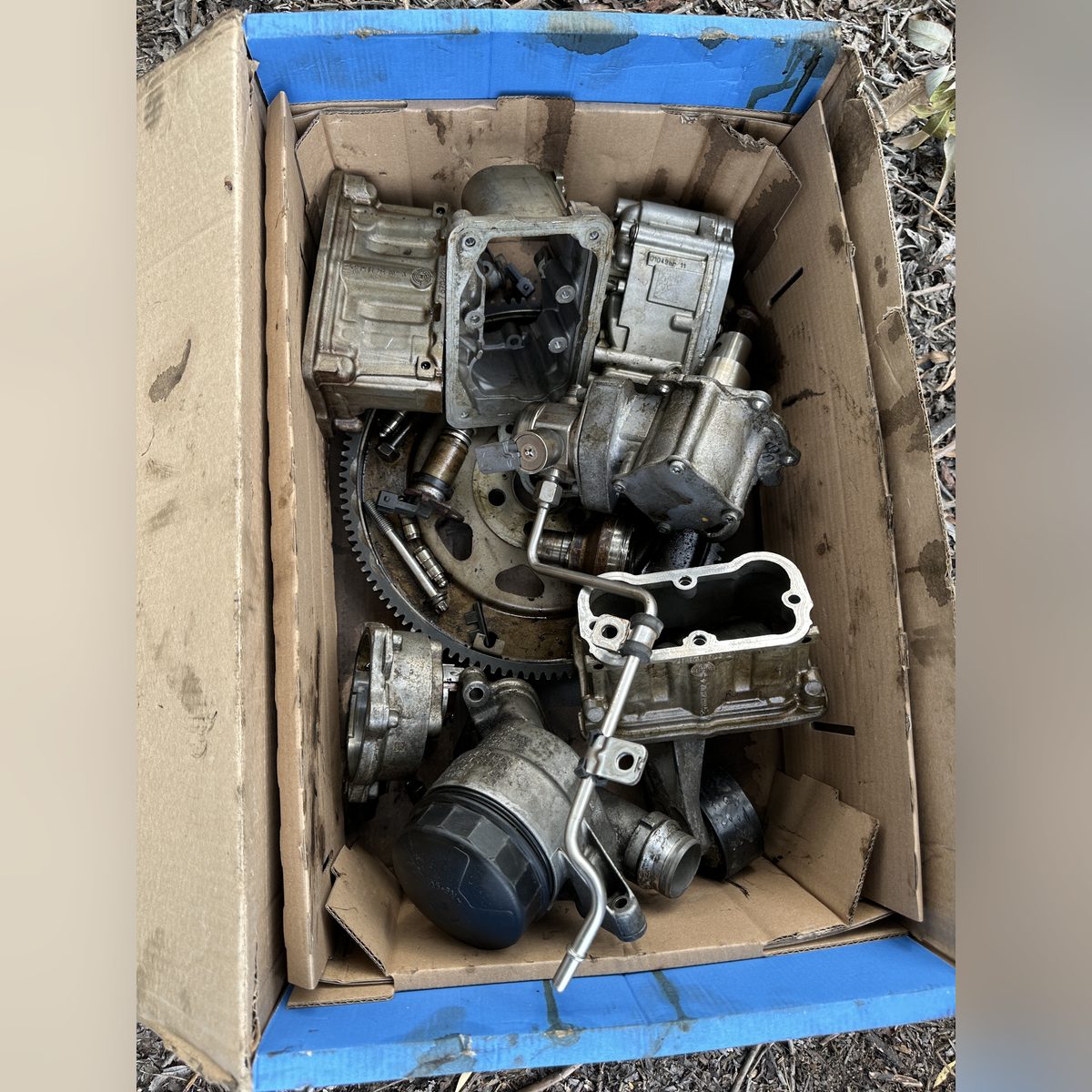 Lot piese motor N55 (pompa vacuum, carcasa filtru ulei, coroana volanta etc.) BMW F10 535i xDrive 2013 – poza 1