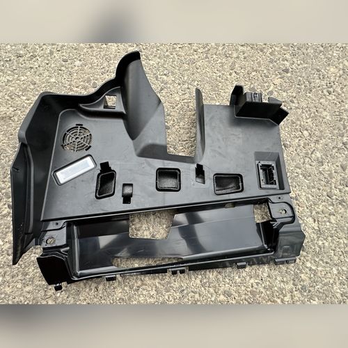 Ornament inferior bord partea sofer (picioare) cu difuzor si lampa BMW F10 LHD, stanga 535i xDrive 2013