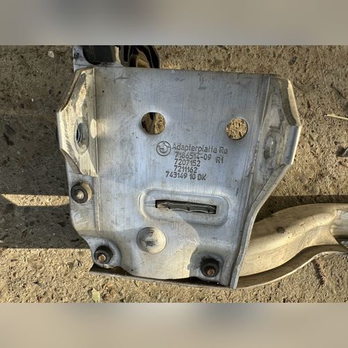 Placa adaptor suport fata dreapta BMW F10 F11 7207152 7211162 dreapta