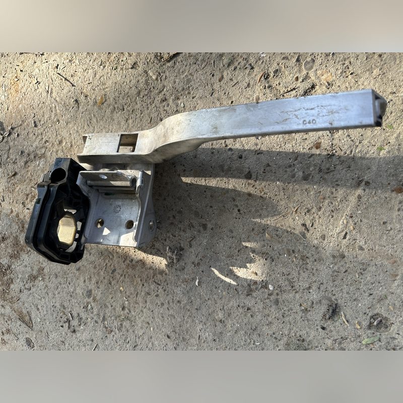 Placa adaptor suport fata dreapta BMW F10 F11 7207152 7211162 dreapta – poza 3