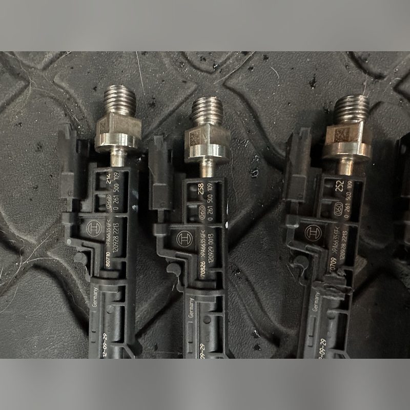 Set 6 injectoare benzina Bosch BMW F10 F01 F07 E90 E70 N55 13647597870 – poza 4