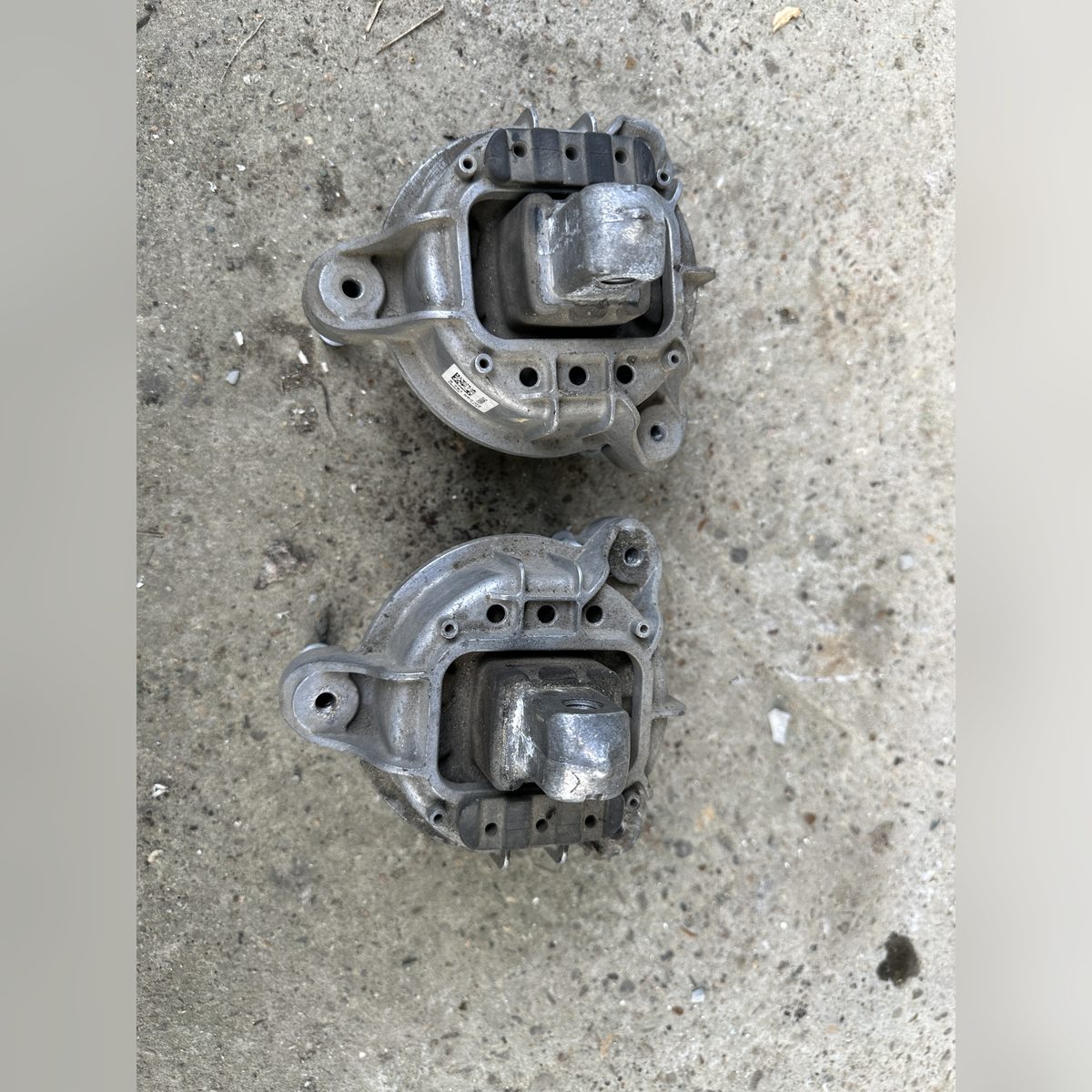 Tampoane motor stanga si dreapta BMW F10 F06 F12 F01 N55 6777375 6781562 xDrive, stanga si dreapta – poza 1