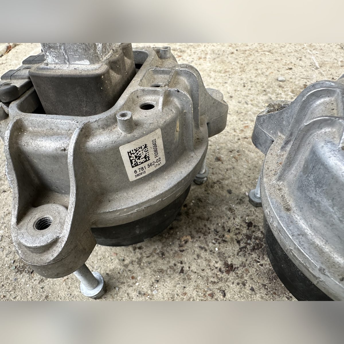 Tampoane motor stanga si dreapta BMW F10 F06 F12 F01 N55 6777375 6781562 xDrive, stanga si dreapta – poza 2