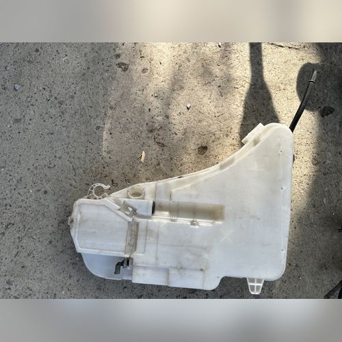 Vas lichid spalare parbriz BMW F10 F11 7269663 7269664 7269665 cu spalare faruri