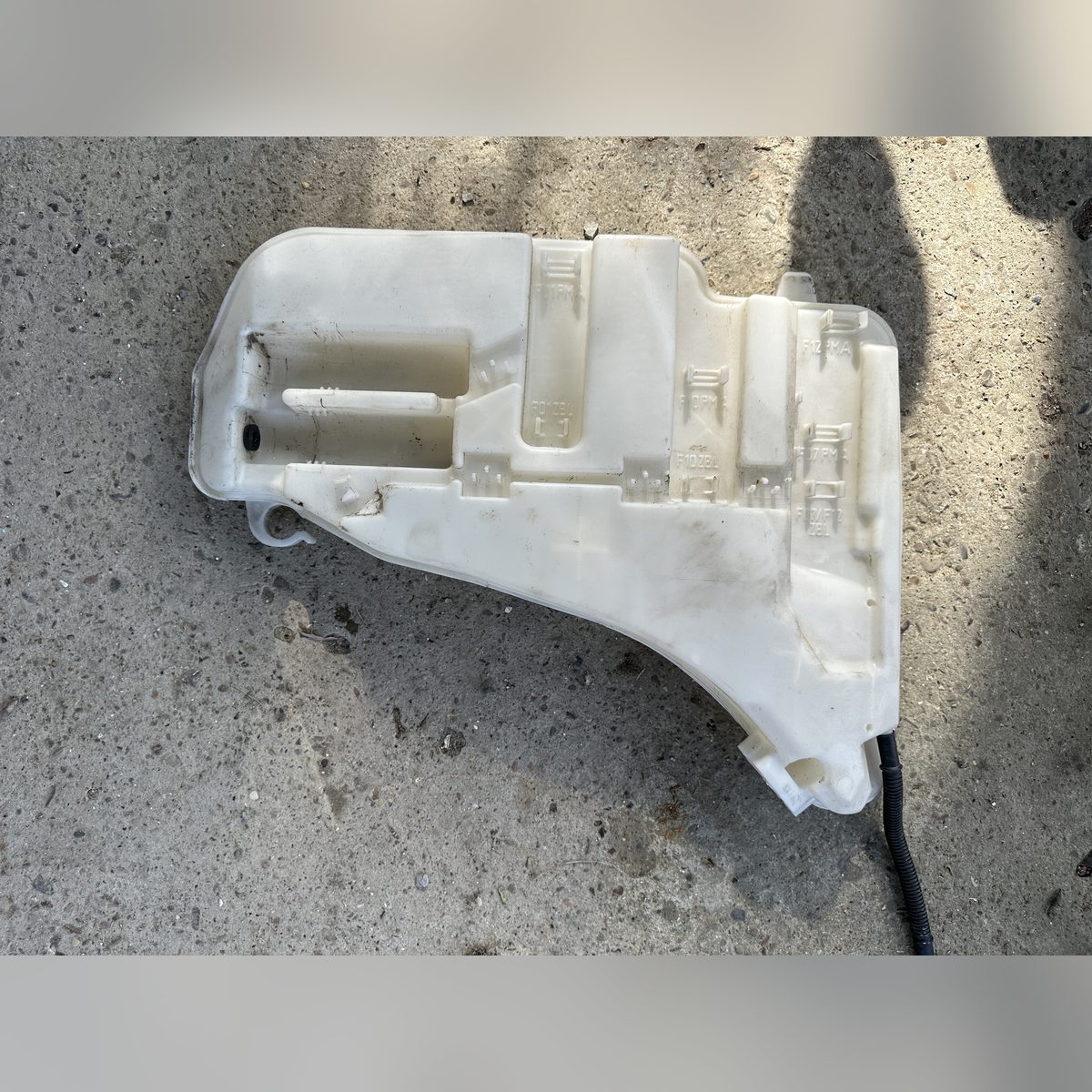 Vas lichid spalare parbriz BMW F10 F11 7269663 7269664 7269665 cu spalare faruri – poza 3